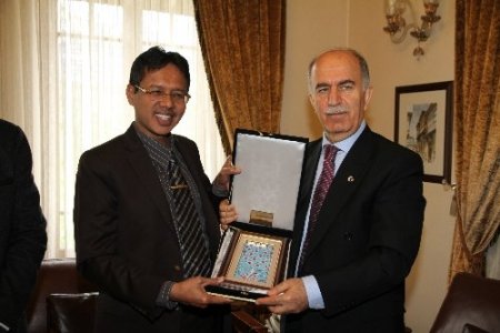 Endonezya Batı Sumatra adasına Türk koleji müjdesi