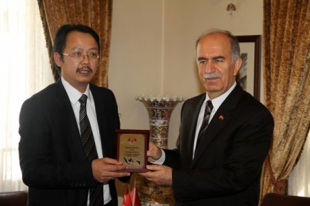 Endonezya İstanbul Başkonsolosu İshak’tan, Vali Harput'a ziyaret