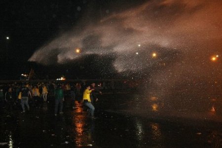 Endonezya'da benzin protestoları artıyor