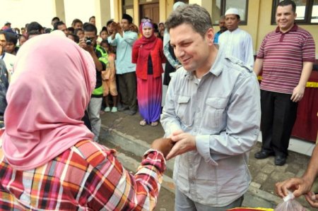 Endonezya'da Dağıtılan Kurban Eti Gönülleri Fethetti