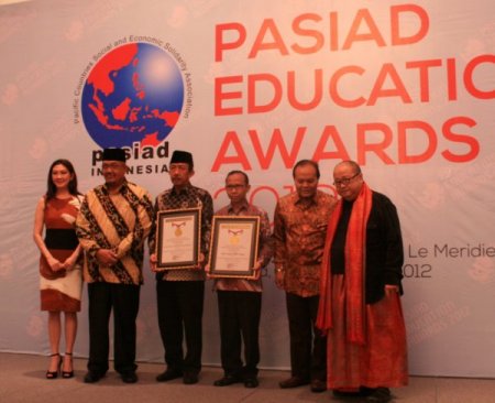 Endonezya'da eğitim ödülleri sahiplerini buldu