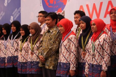 Endonezya'da eğitim ödülleri sahiplerini buldu