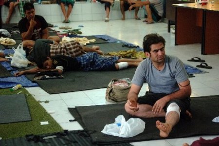 Endonezya’da Göçmenleri Taşıyan Gemi Battı: 200 Kişi Kayıp (2)