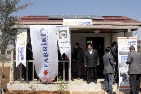 Enerjisini Güneşten Sağlayan Muhtar Evi Açıldı