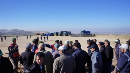 Engebeli yolları, taş ocaklarının kaldırılması için aştılar