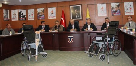 Engeller bilinçle aşılacak