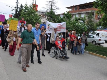 Engeller hayatın ritmini yakalamaya engel olamaz