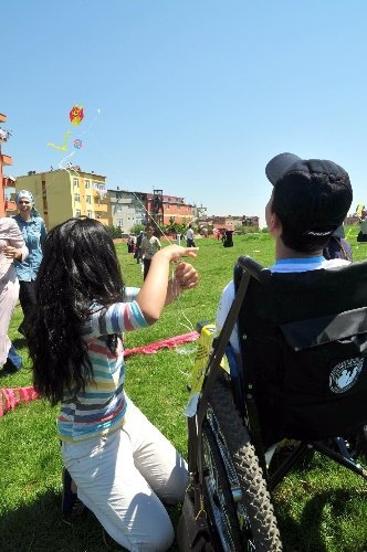 Engeller uçurtmayla kaldırıldı