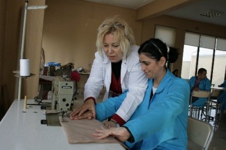 Engellerine Takılmadan Üretmeye Çalışıyorlar