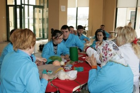 Engellerine Takılmadan Üretmeye Çalışıyorlar