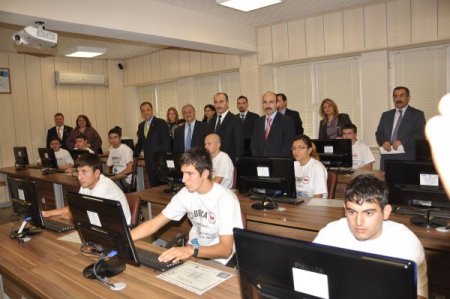 Engellerini 'Konuşan Eller' projesi ile aşacaklar