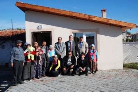 Engelli Ailenin Evini Belediye Onardı