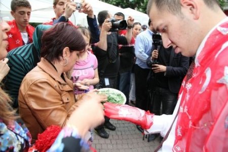 Engelli asker adaylarına kına eğlencesi