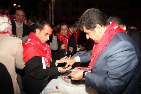 Engelli asker adaylarına kına gecesi