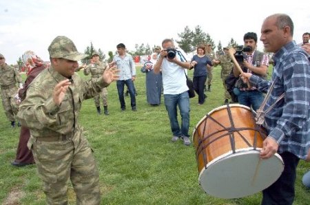 Engelli askerler terhis olma sevinci yaşadı