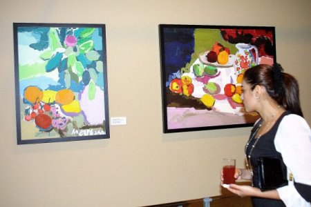 Engelli Azeri ressamdan göz kamaştıran sergi