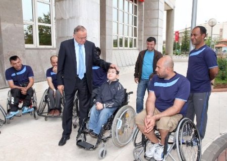 Engelli basketçiler kamp için Mardin’e gidiyor