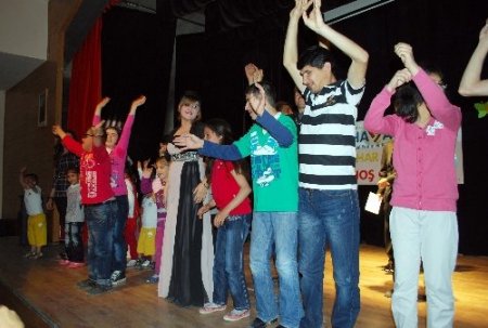 Engelli çocuklar hünerlerini sergiledi