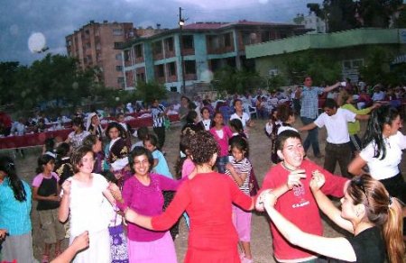 Engelli Çocuklar Sıkma Şöleni'nde Doyasıya Eğlendi