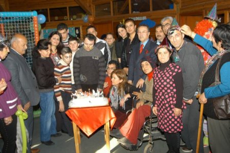 Engelli çocukların yeni yıl sevinci