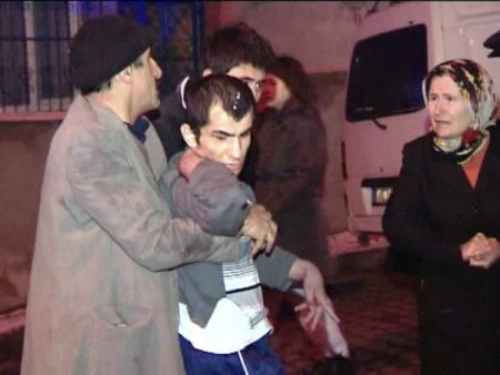 Engelli Genç Yangından Son Anda Kurtarıldı