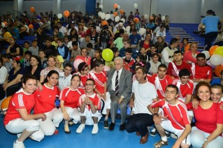 Engelli gençlerden renkli seremoni