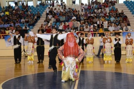Engelli gençlerin gösterileri büyüledi