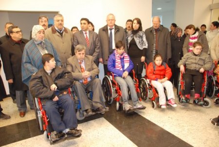 Engelli Kızın Tekerlekli Sandalye Sevinci