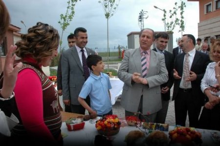 Engelli Öğrenci Vali Kara'yla Röportaj Yaptı