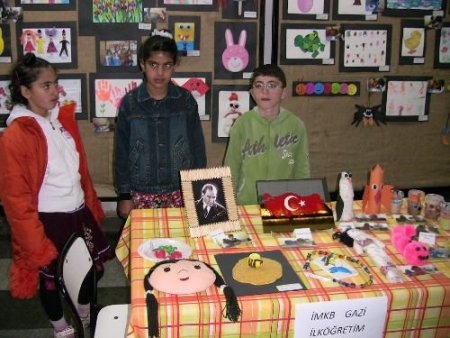 Engelli Öğrenciler Sergi Açtı