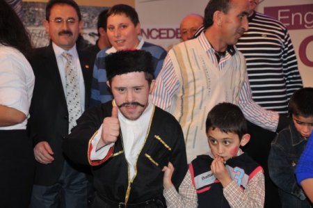 Engelli öğrencilerden 'Gangnam Style' dans