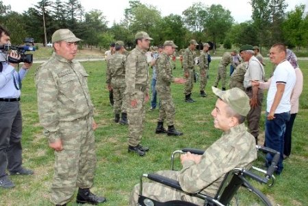 Engelli vatandaşlar, askerlik sevinci yaşadı
