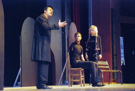 Engelli ve engelsizyen aynı sahnede