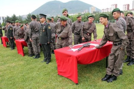 Engelliler, asker olmanın sevincini yaşadı