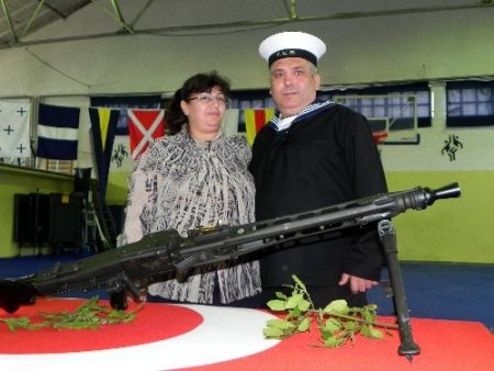 Engelliler, bir günlük askerlik yapmanın heyecanını yaşadı