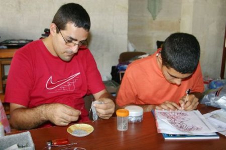 Engelliler, Dekoratif Ev Aksesuarı Üretiyor