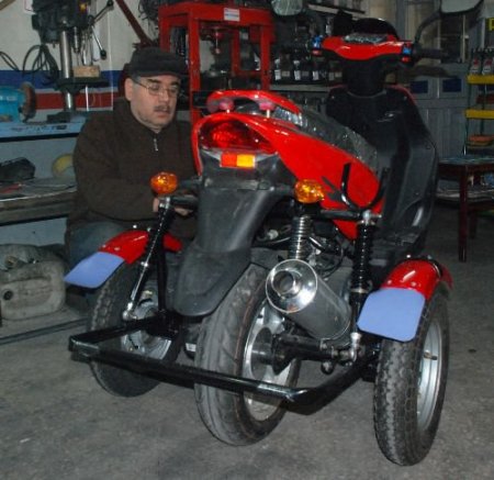 Engelliler, Özmen Ustanın Motosikletleri İle Hayata Tutunuyor