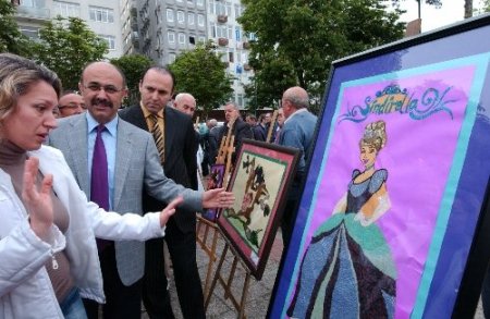 Engelliler açtıkları sergi ile engel tanımadıklarını ortaya koydu