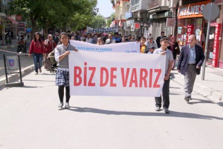 Engelliler Farkındalık İçin Yürüdü