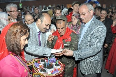 Engelliler kına yaktı, selam verdi, aileleri gözyaşı döktü