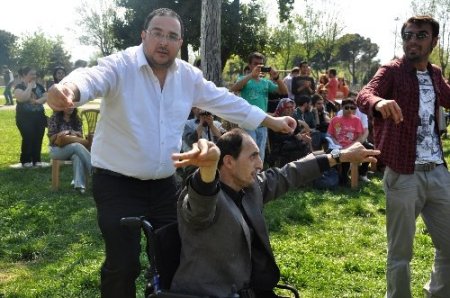 Engelliler şenlikte buluştu