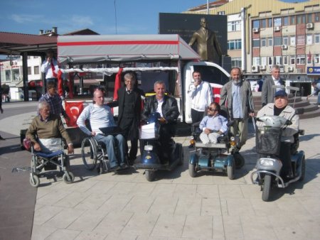 Engelliler terör sorununun çözümü için akülü araçlarıyla Ankara'ya gidiyor