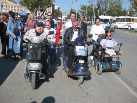 Engelliler terör sorununun çözümü için akülü araçlarıyla Ankara'ya gidiyor