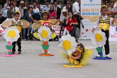 Engelliler üçüncü kez şölende buluştu