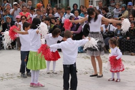 Engelliler üçüncü kez şölende buluştu