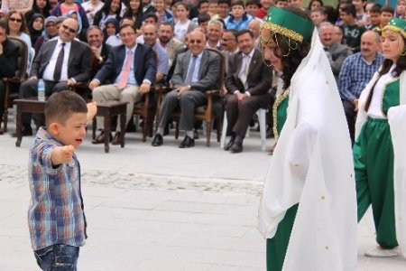 Engelliler üçüncü kez şölende buluştu