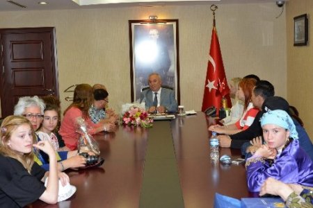 Engelliler Vali Vekili Gençer'i ziyaret etti