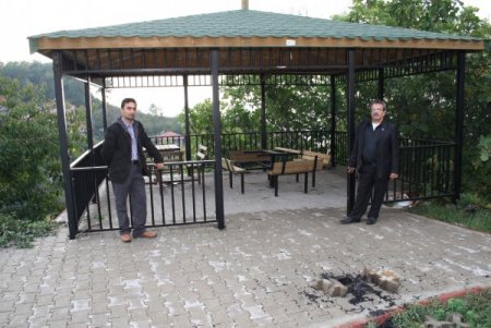 Engellilere ait mesleki rehabilitasyon merkezinin odunları ve masası çalındı