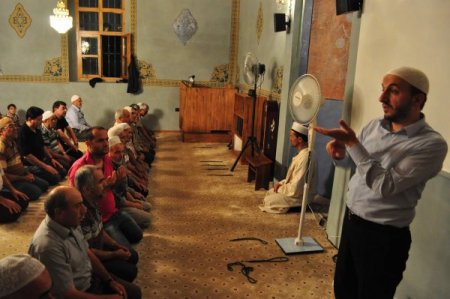 Engellilere Kadir Gecesi’nin Önemi İşaret Diliyle Anlatıldı