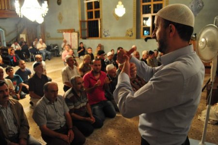 Engellilere Kadir Gecesi’nin Önemi İşaret Diliyle Anlatıldı